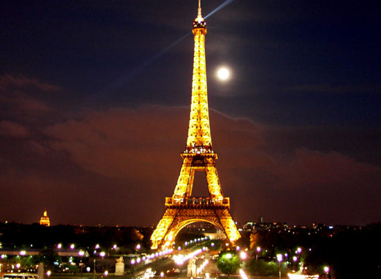 Mô Hình Giấy Cubic Fun: Tháp Eiffel